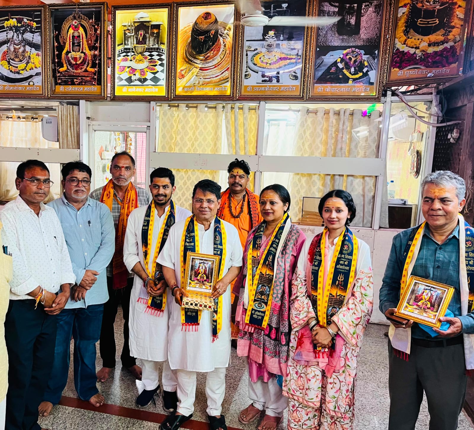 J&K Election Commissioner Shri Shantmanu Offers Prayers at Omkareshwar Jyotirlinga
